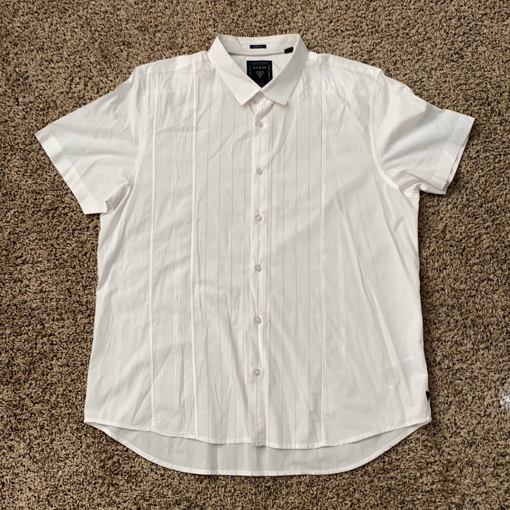 Pre loved men’s Guess retro button shirt